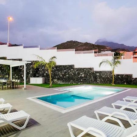 Casa de Férias Elite Your Private Haven With Heated Pool Costa Adeje (Tenerife)