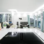 Elite: Your Private Haven Of Prestige 度假居 阿德耶