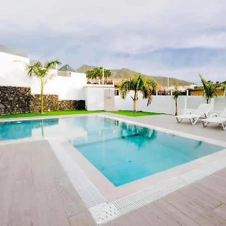 Elite: Your Private Haven Of Prestige Vakantiehuis
