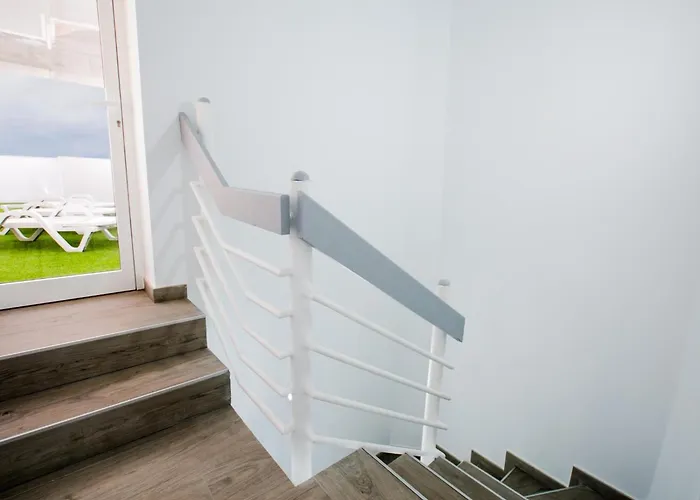 Elite: Your Private Haven Of Prestige Semesterbostad