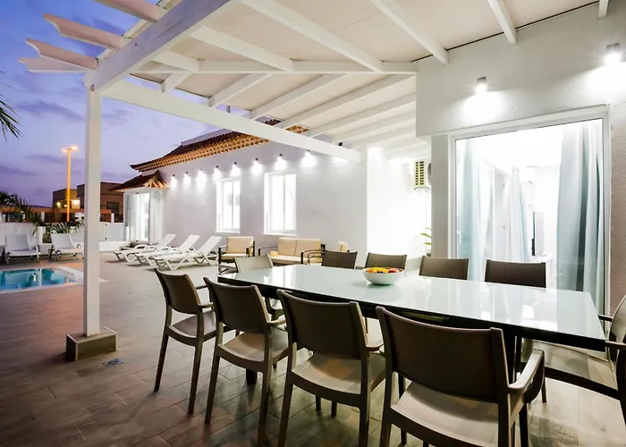 Elite: Your Private Haven Of Prestige Semesterbostad